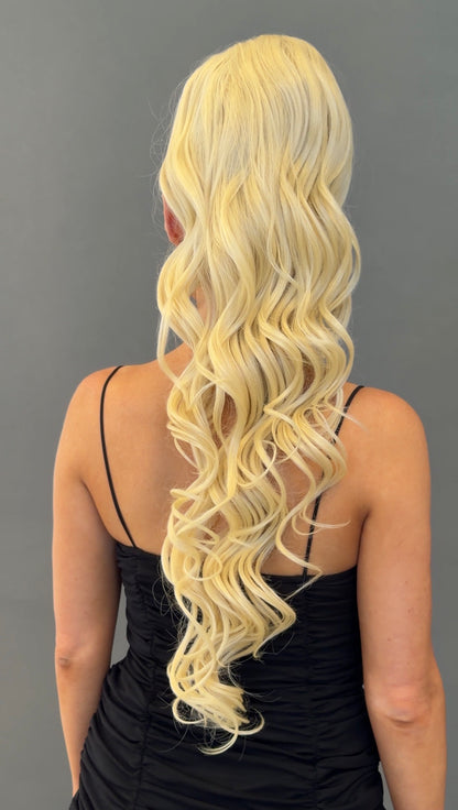 Loose Curls Ponytail